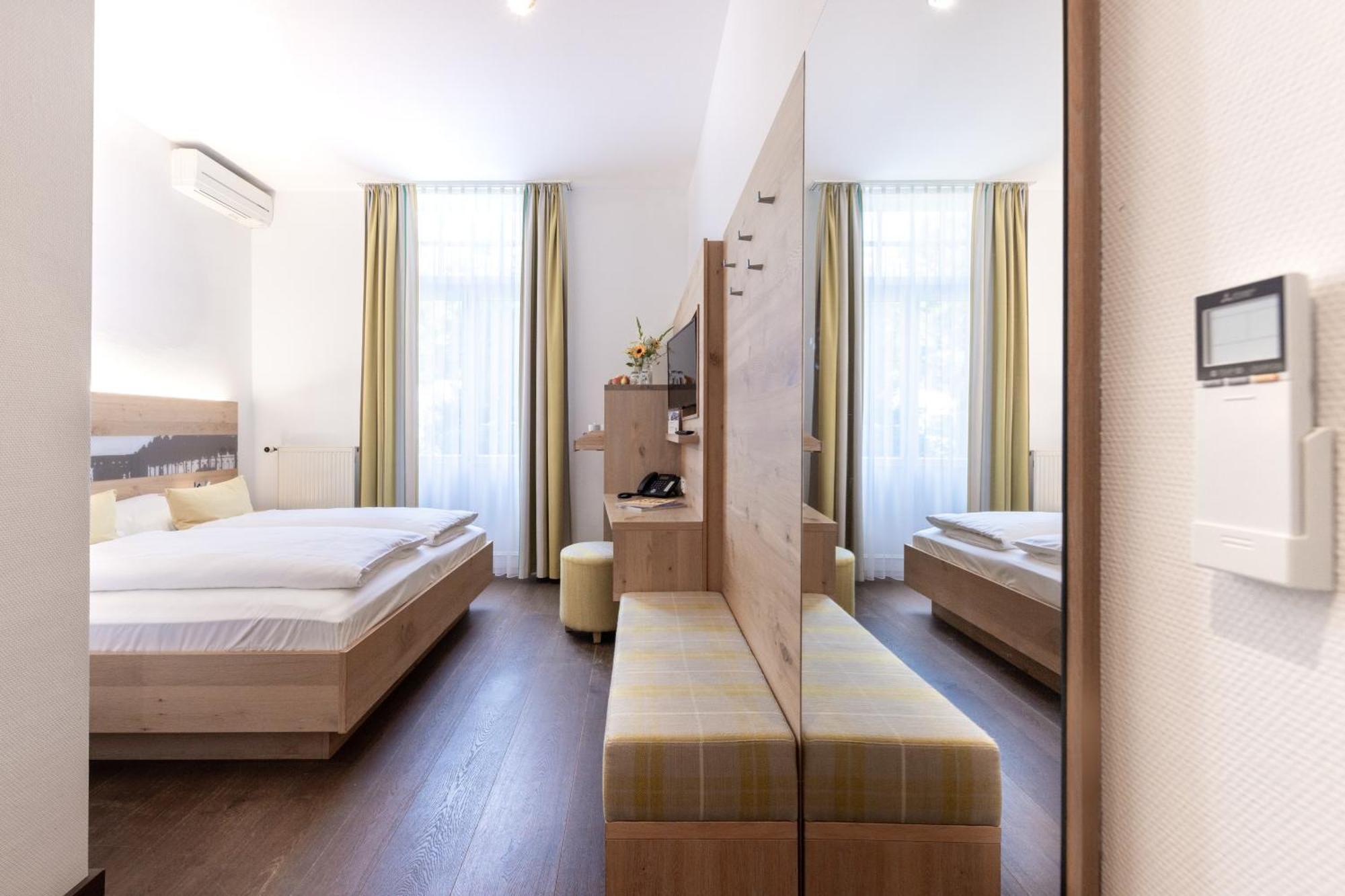 Villa Benz Hotel Garni Schwetzingen Zewnętrze zdjęcie